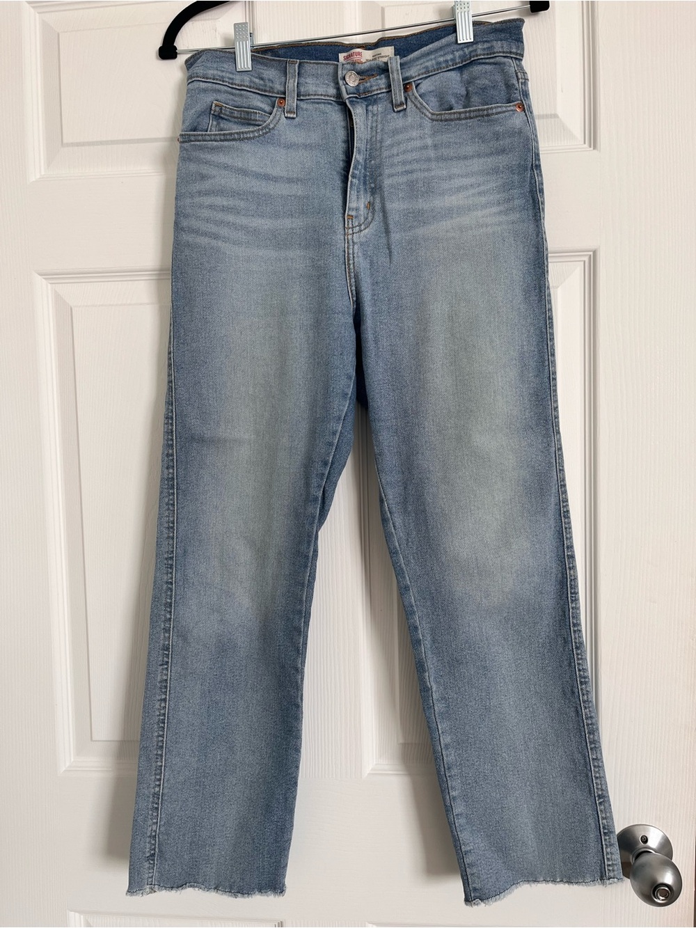 Classic Light Wash Women's Levi’s - Comfortable Straight Leg